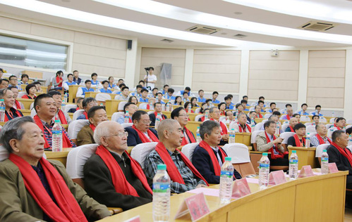 四十年后来相会：土建学院79级校友相聚母校