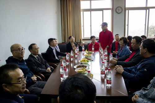 念交大哺育之恩，聚华交校友之情