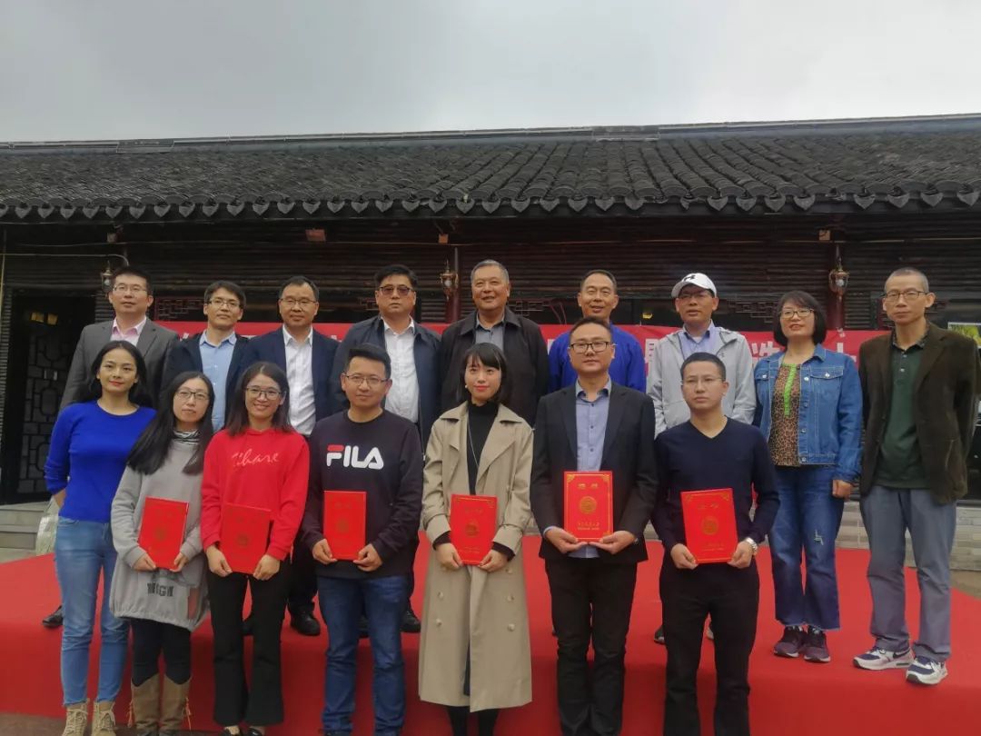 凝聚华交情 共谋发展路 宁波校友会换届工作会议成功召开