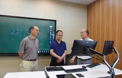 省委宣传部副部长黎隆武来校调研