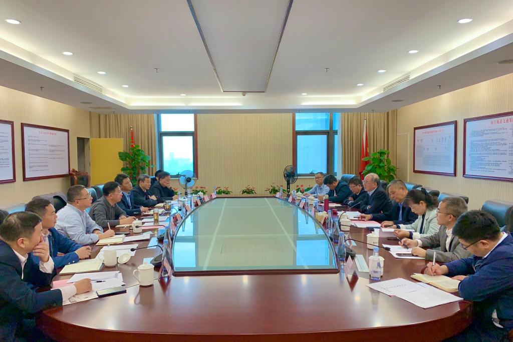 我校赴南昌轨道交通集团洽谈校企合作
