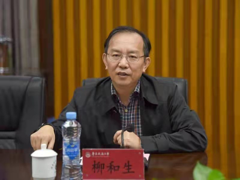 昆明理工大学党委副书记、校长王华一行来校考察交流