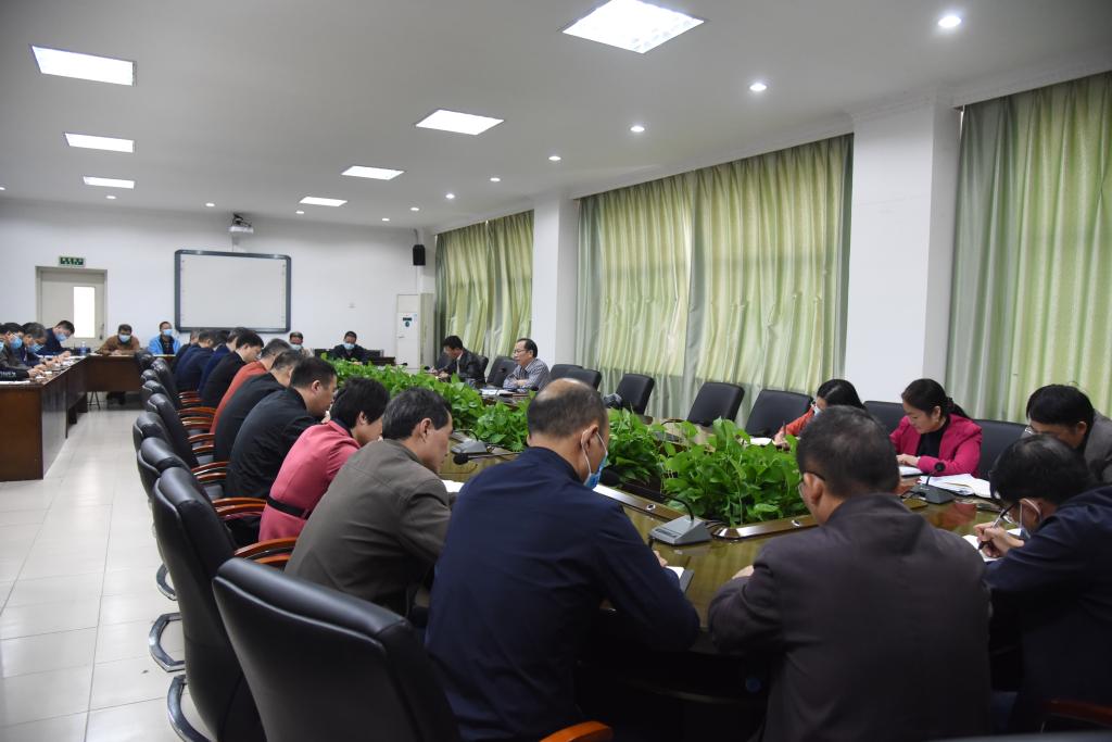 柳和生对全校各单位主要负责人开展集体政治谈话