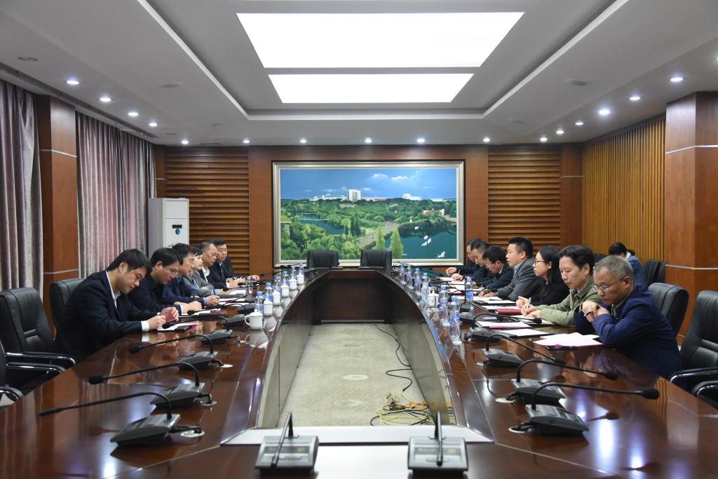 进贤县人民政府来校考察交流