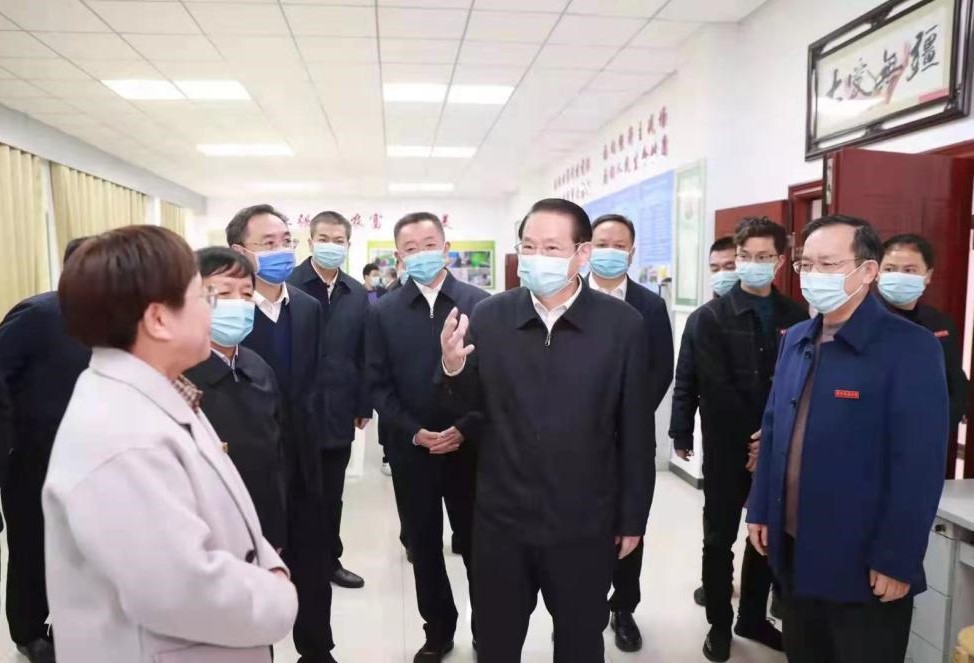 省委书记易炼红来校调研